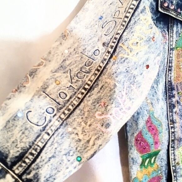 Vintage Jordache Acid Wash Upcycled Travel Theme Rhinestone Jean Jacket Size M - Picture 5 of 10